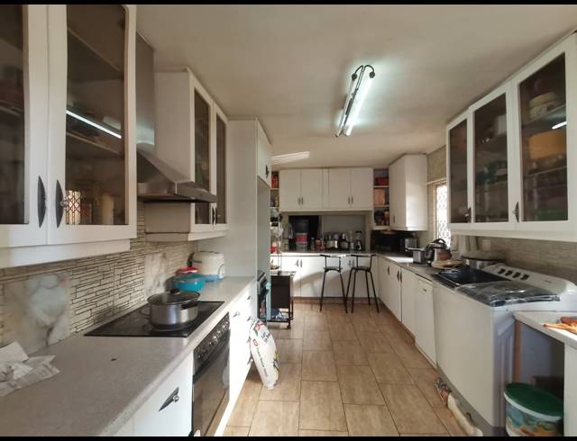 3 BEDROOM HOUSE FOR SALE IN REGENTS PARK